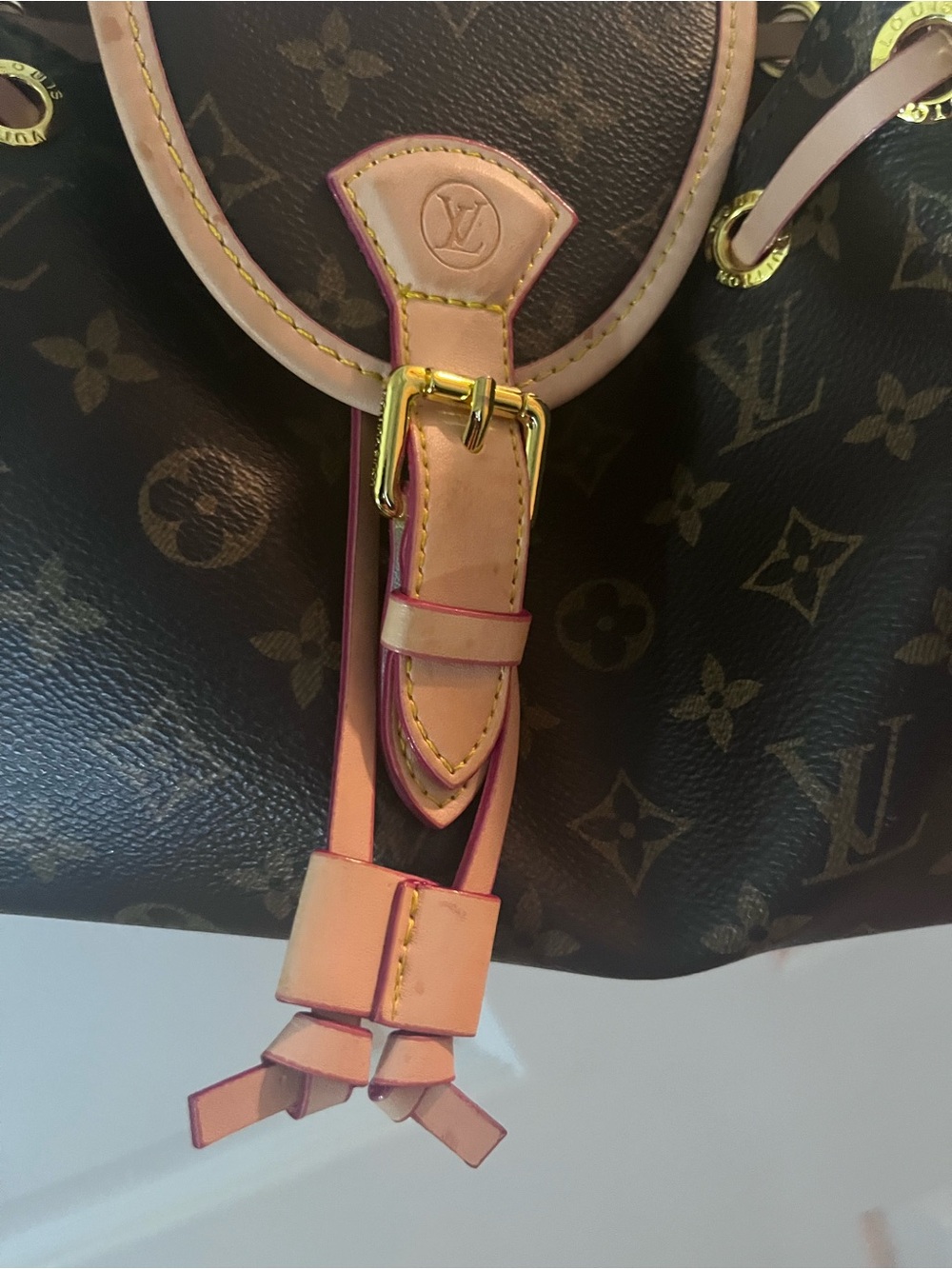 Non Louis Vitton Crossbody Drawstring Bag iBrown. It looks great. You’ll love it - Picture 2 of 10